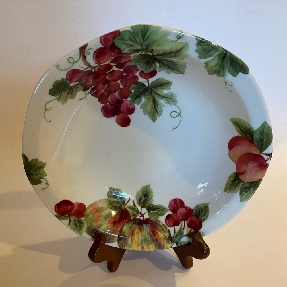 Royal Doulton Everyday Vintage Grape Soup/Salad Bowls, Set of 2, 1994, T.C. 1193